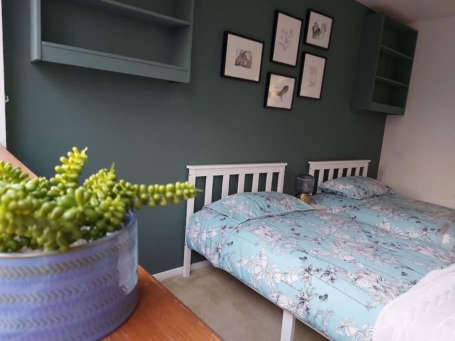 2 Bed Flat, Bounds Green, Piccadilly Line, London N11 Exteriör bild