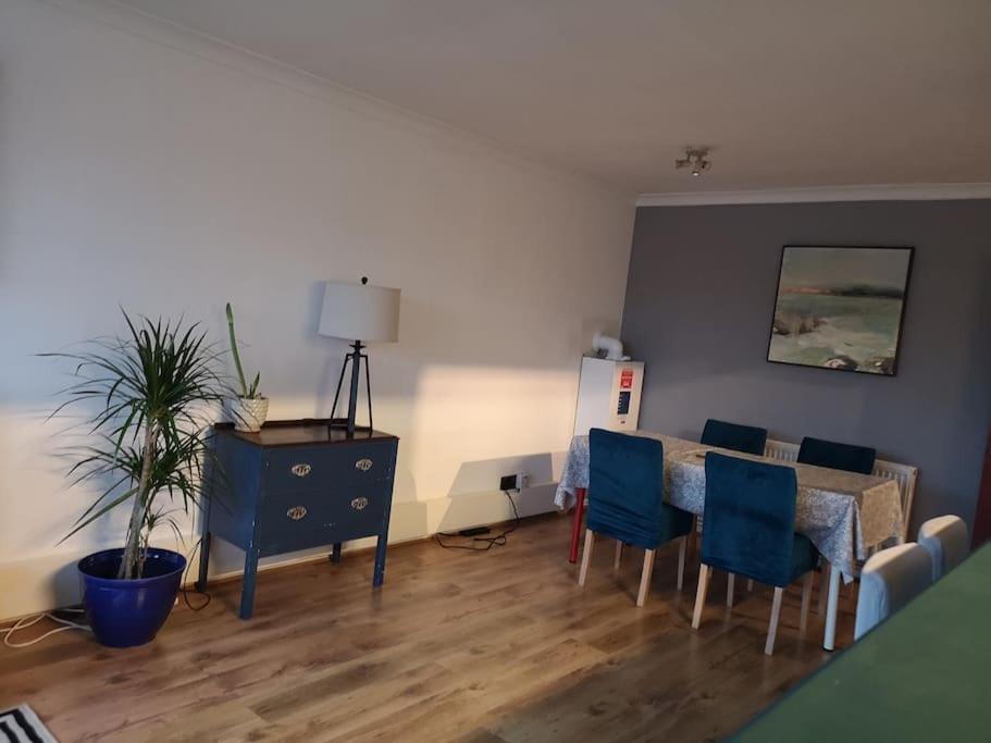 2 Bed Flat, Bounds Green, Piccadilly Line, London N11 Exteriör bild