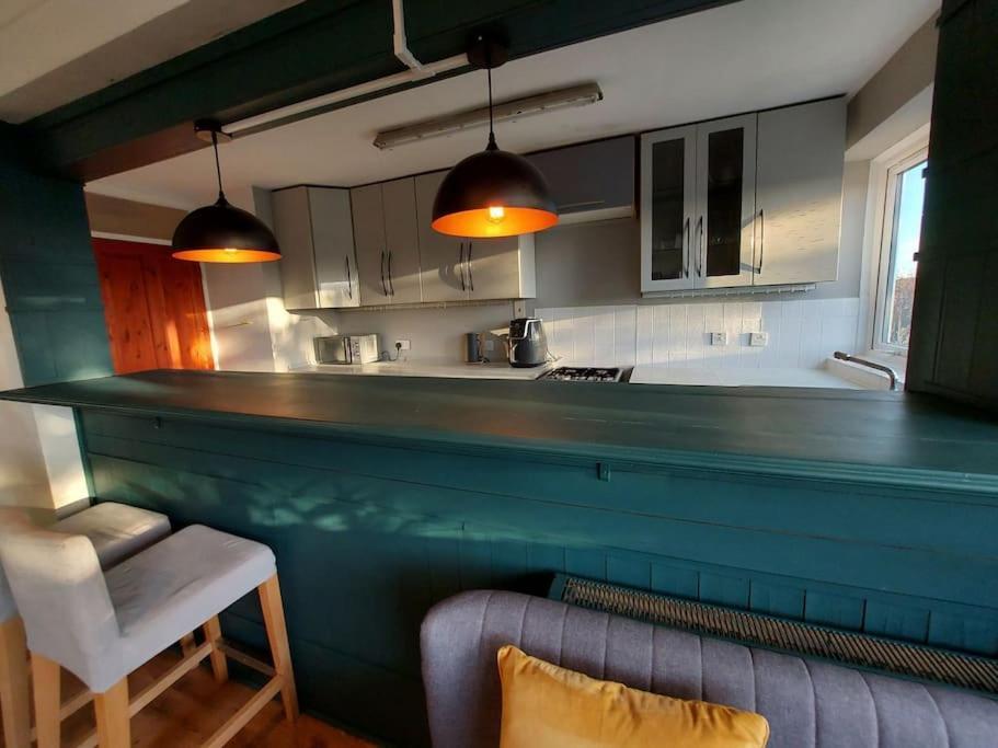 2 Bed Flat, Bounds Green, Piccadilly Line, London N11 Exteriör bild