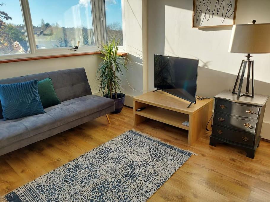 2 Bed Flat, Bounds Green, Piccadilly Line, London N11 Exteriör bild