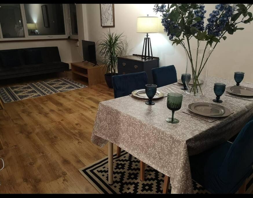 2 Bed Flat, Bounds Green, Piccadilly Line, London N11 Exteriör bild