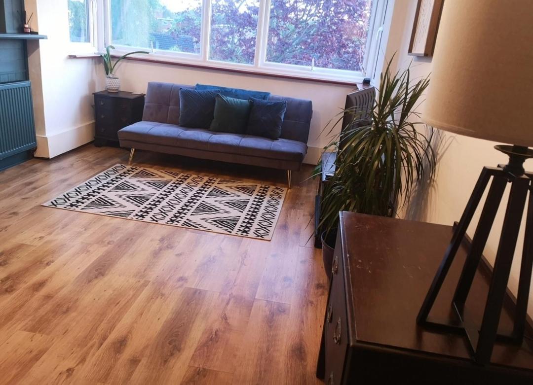 2 Bed Flat, Bounds Green, Piccadilly Line, London N11 Exteriör bild